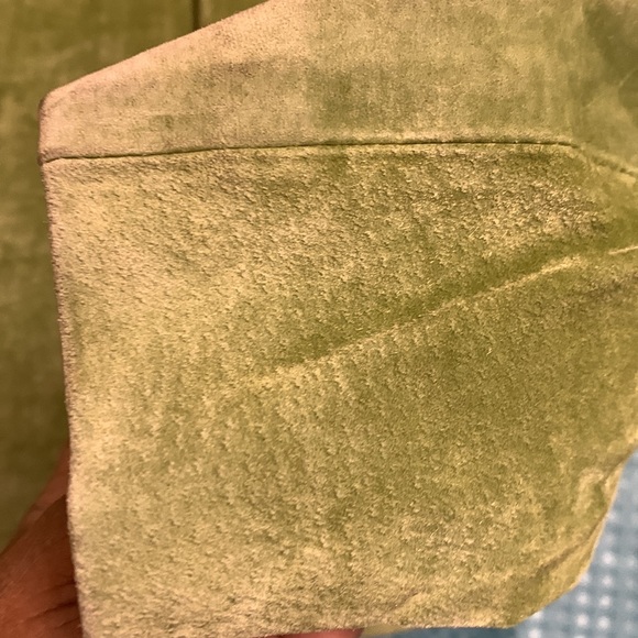 I have a new with out tags suede leather jacket - Picture 5 of 8